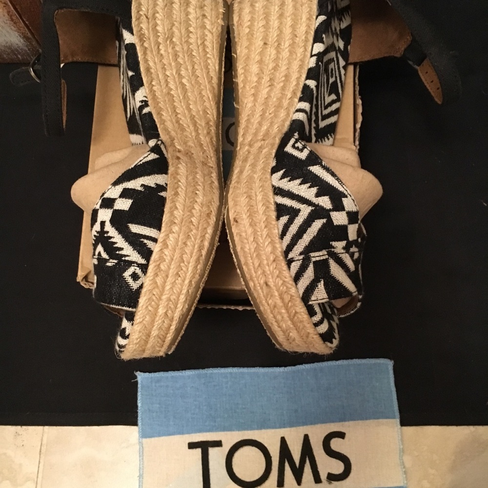 Shoes - Picture 3 of 5